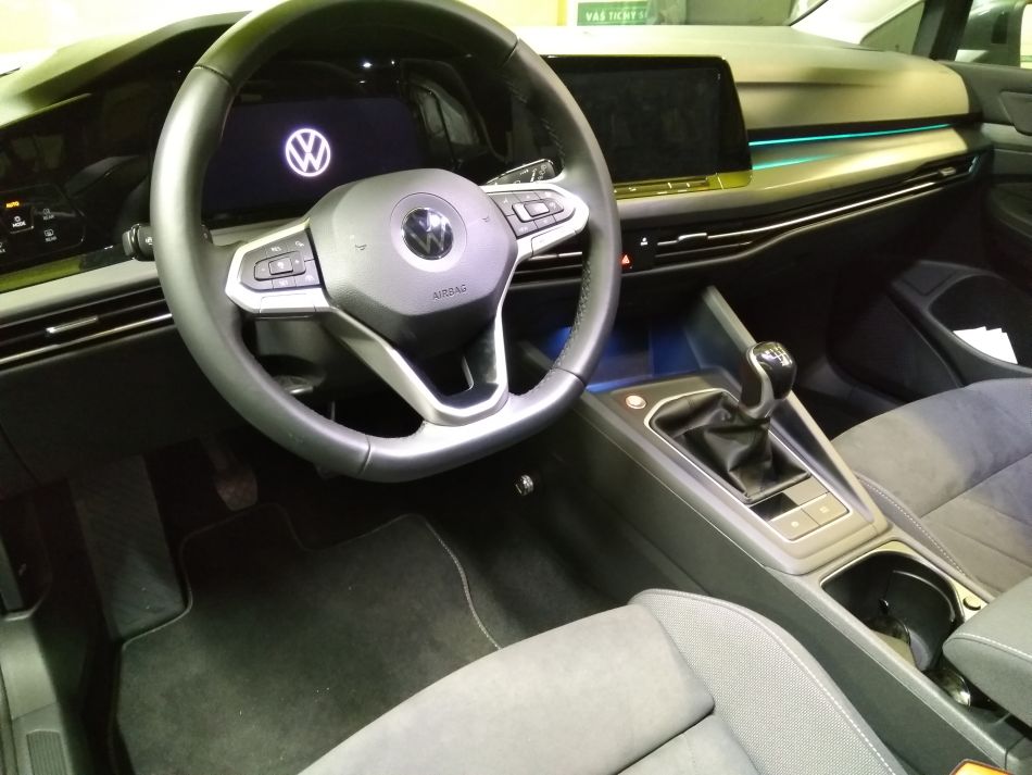 VW Golf VIII r.v. 2020 manuální řazení zamykání řadící páky Mister lock, zamykání bez klíče
