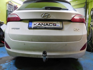 Tažné zařízení Hyundai i30 kombi, Kia Ceed kombi 2012-, pevný čep 2 šrouby, Galia