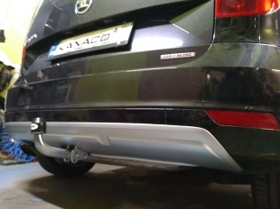 Tažné zařízení Škoda Yeti Gália pevný čep 2 šrouby ze strany