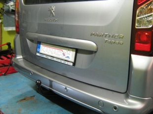 Tažné zařízení Citroen Berlingo II / Peugeot Partner II krátký, od 2008 - odnímatelné vertikální zařízení