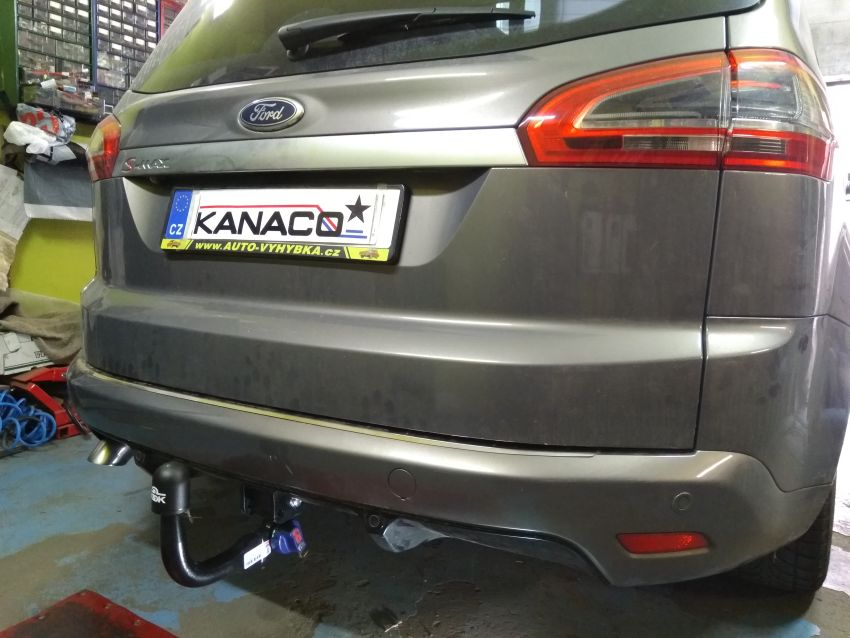 Ford S-Max 05/2006 -09/2015 Titanium S vertikální odnímatelný bajonet Hook