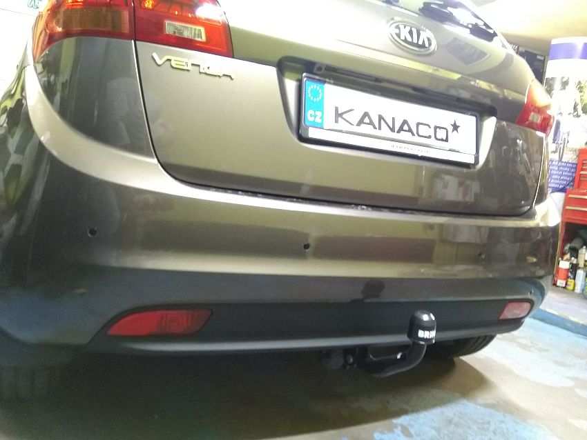 Tažné zařízení Hyundai iX20 / Kia Venga THULE - BRINK pevný čep 2 šrouby ze strany