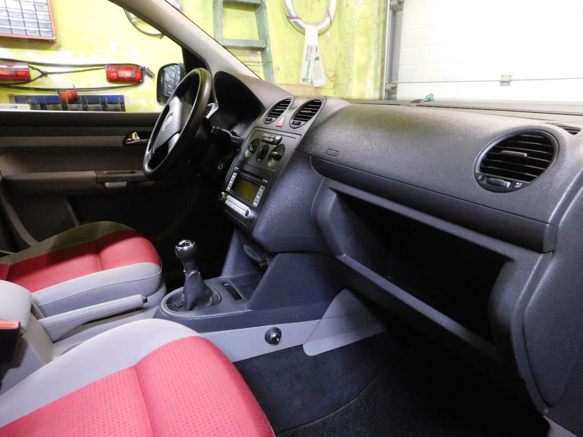 VW Caddy 2004 - 2015, manuální řazení, Mister Lock, zamykání zpátečky, zamykání bez klíče