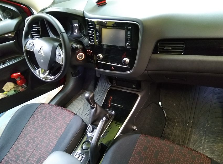 Mechanické zabezpečení řadící páky Mitsubishi Outlander, r.v.2019-, pětistupňové manuální řazení, Mister lock, zamykání bez klíče